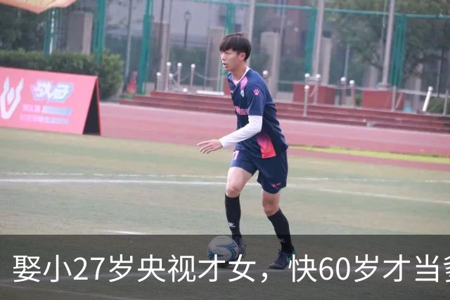 娶小27岁央视才女，快60岁才当爹，如今他衰老明显，娇妻气质出众